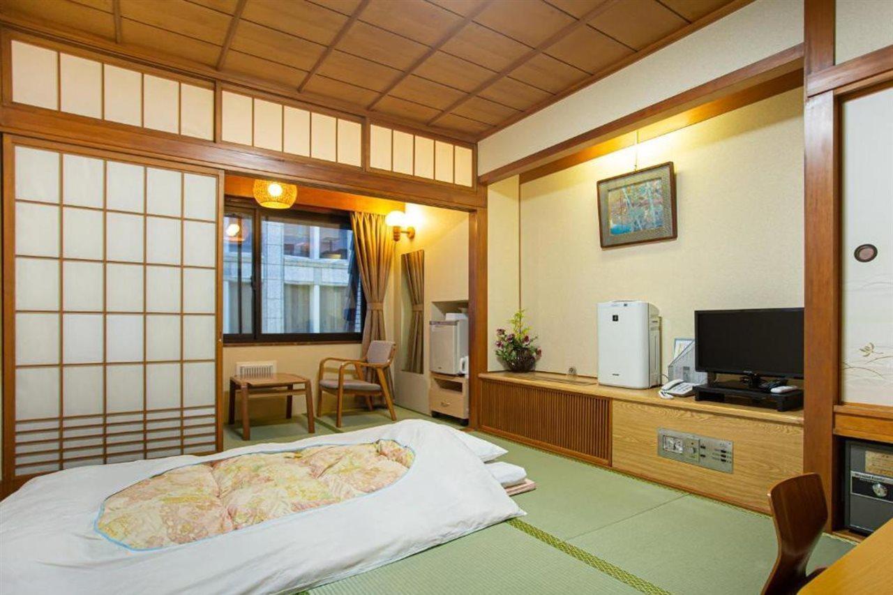 Kaneyoshi Ryokan Osaka Bagian luar foto
